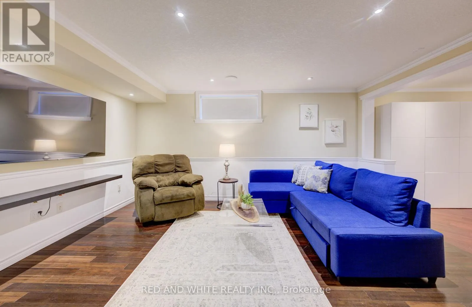 353 SAUVE CRESCENT