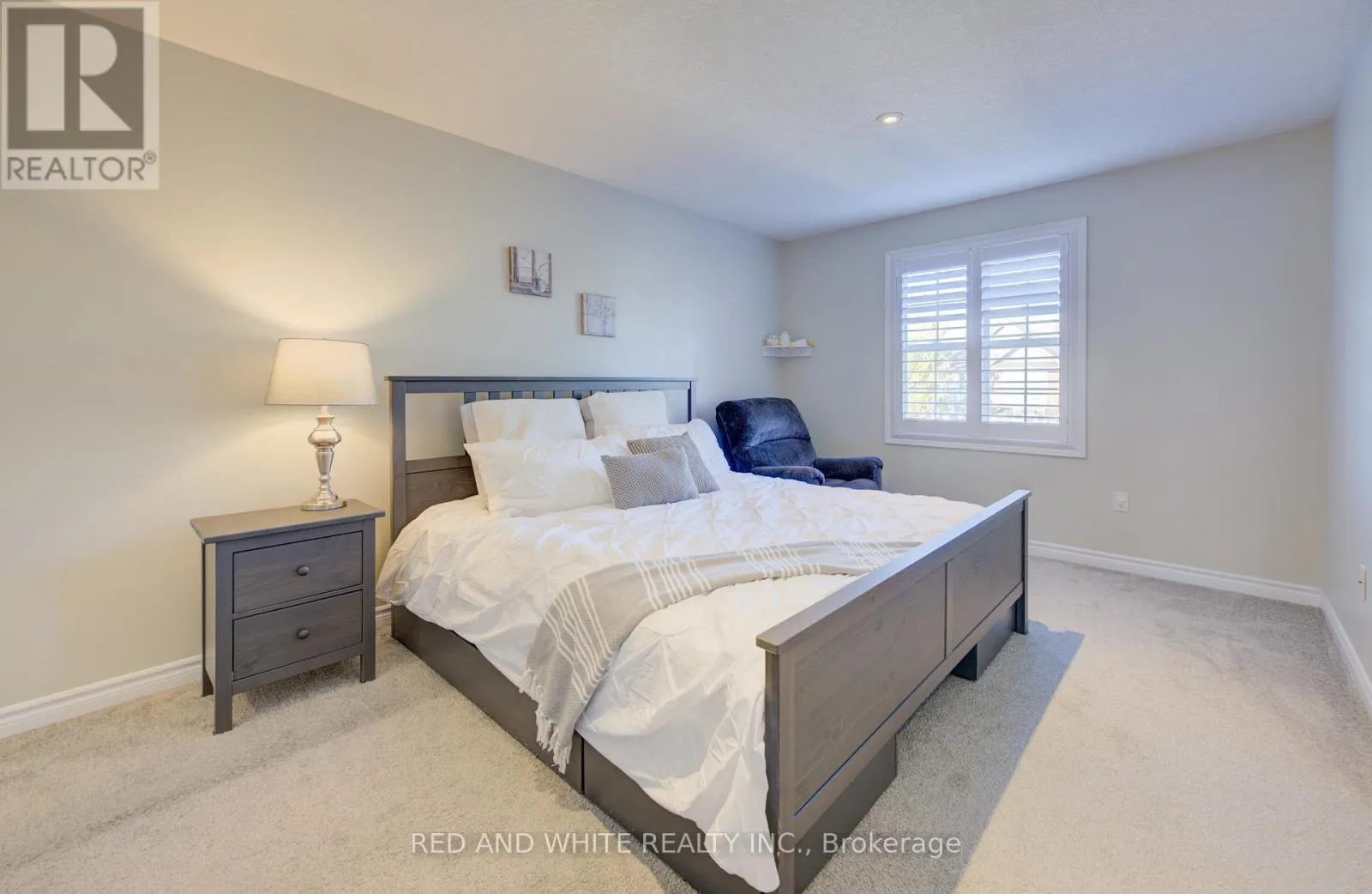 353 SAUVE CRESCENT