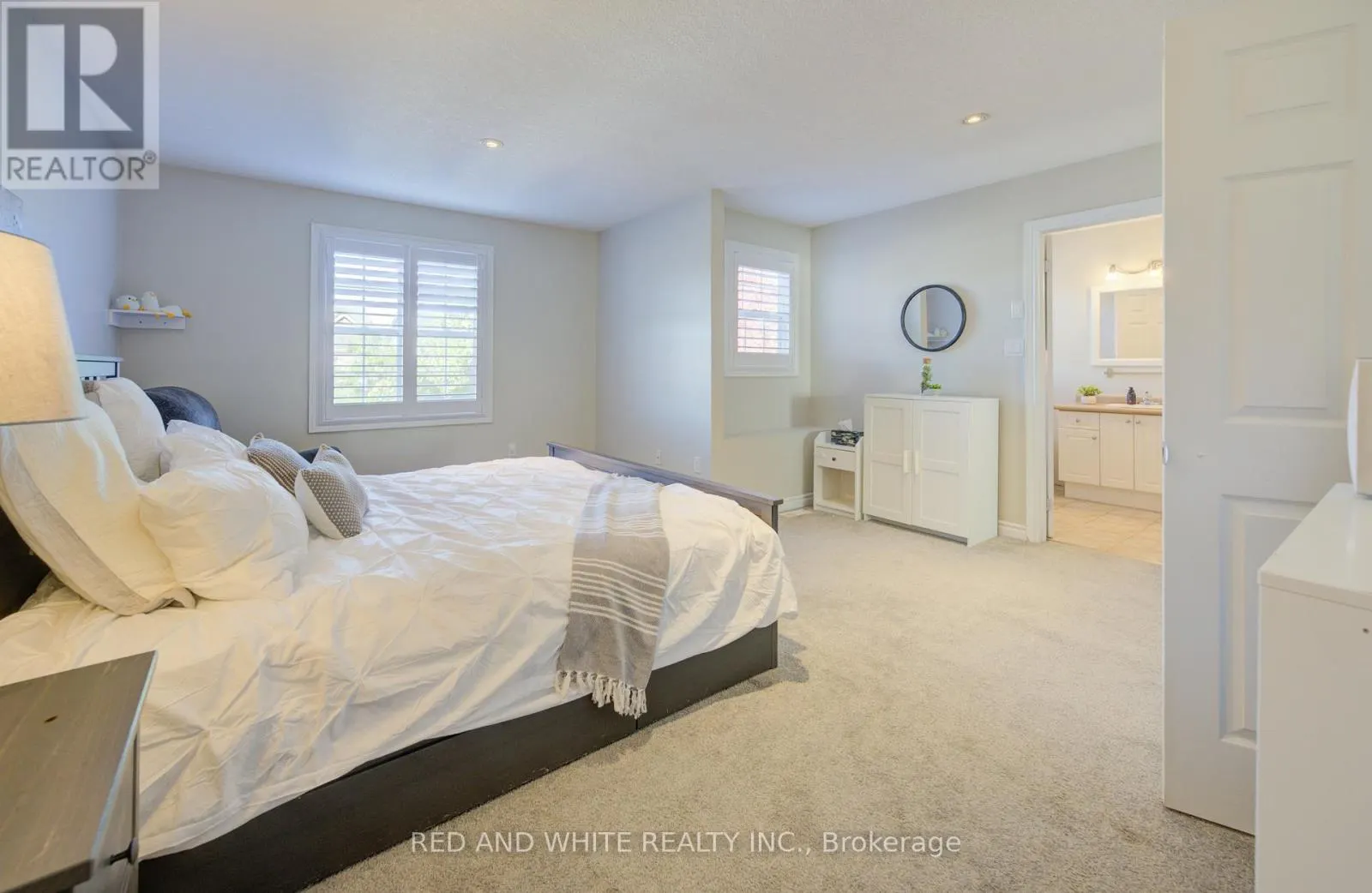 353 SAUVE CRESCENT