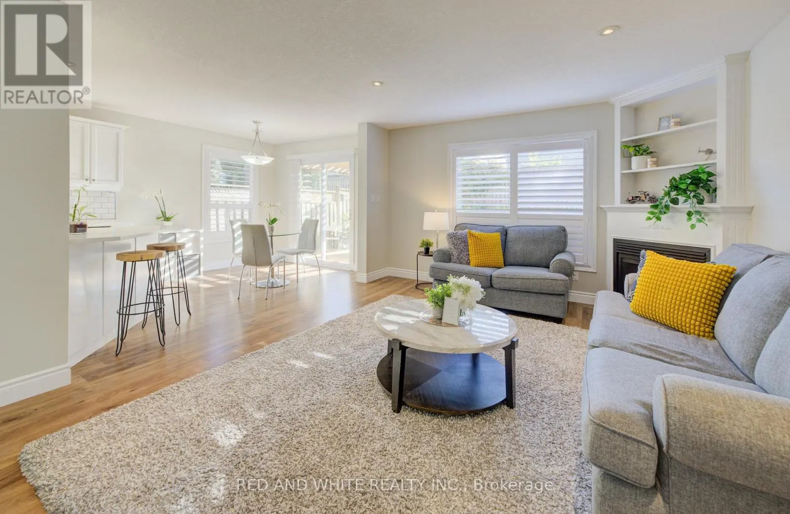 353 SAUVE CRESCENT