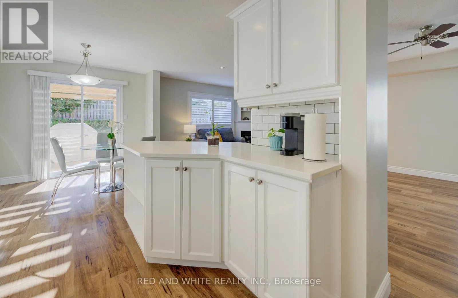 353 SAUVE CRESCENT