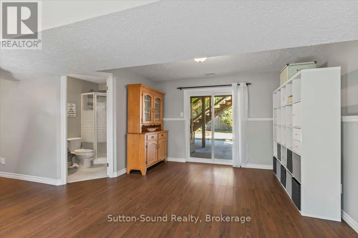 224 2ND STREET W
