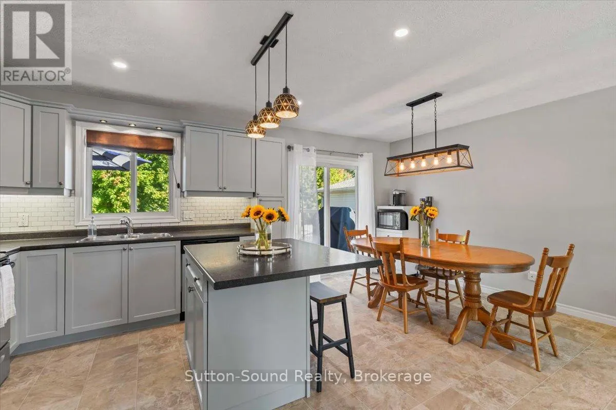 224 2ND STREET W