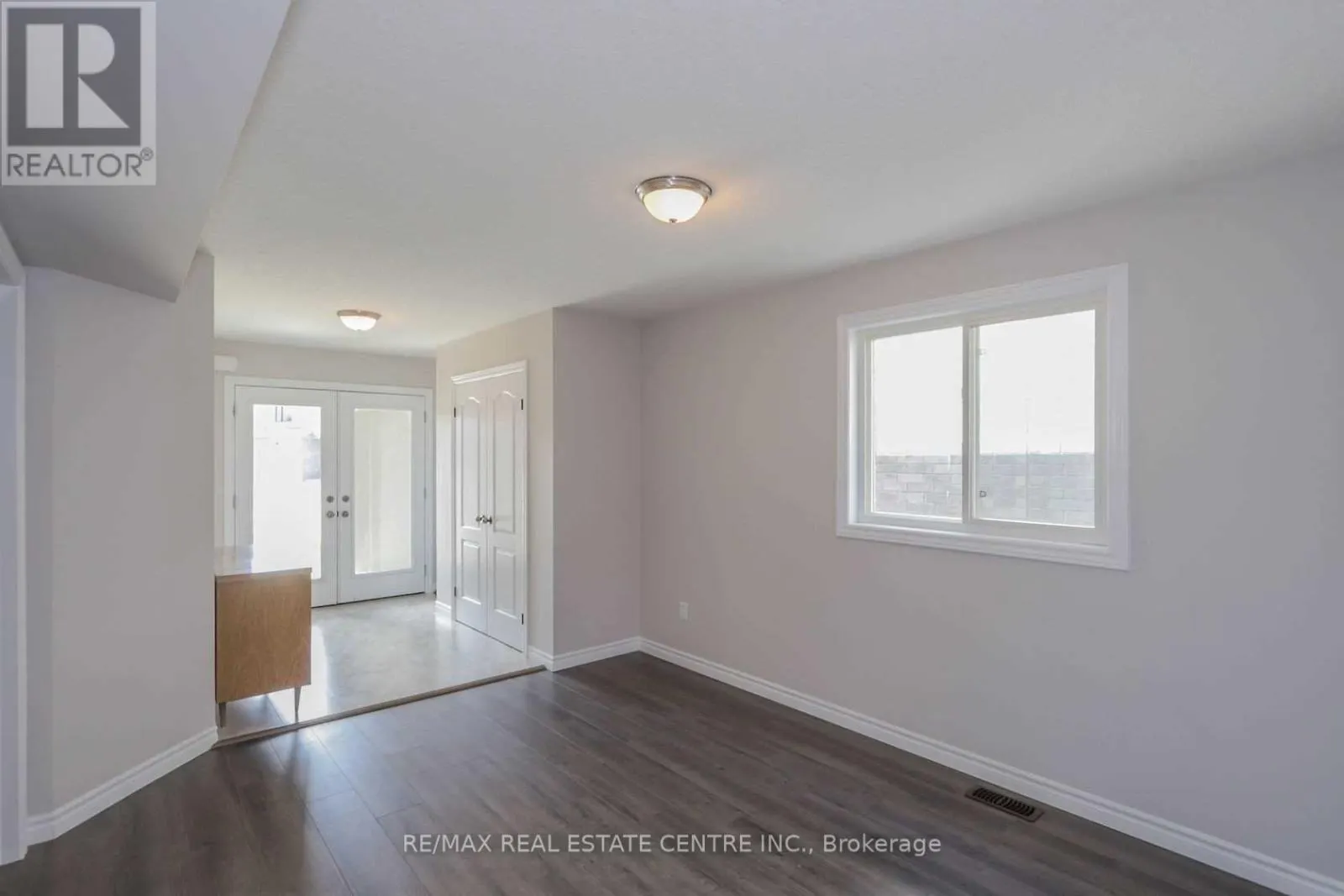 1890 FOXRIDGE CRESCENT