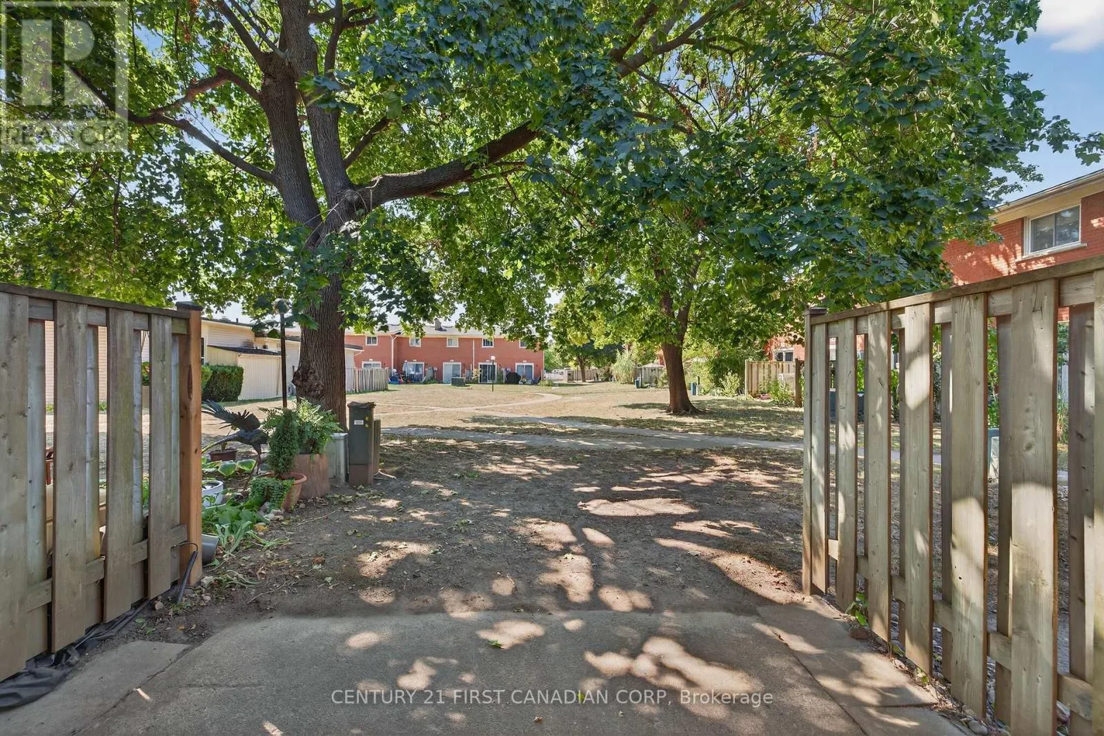 102 - 1090 KIPPS LANE, #102