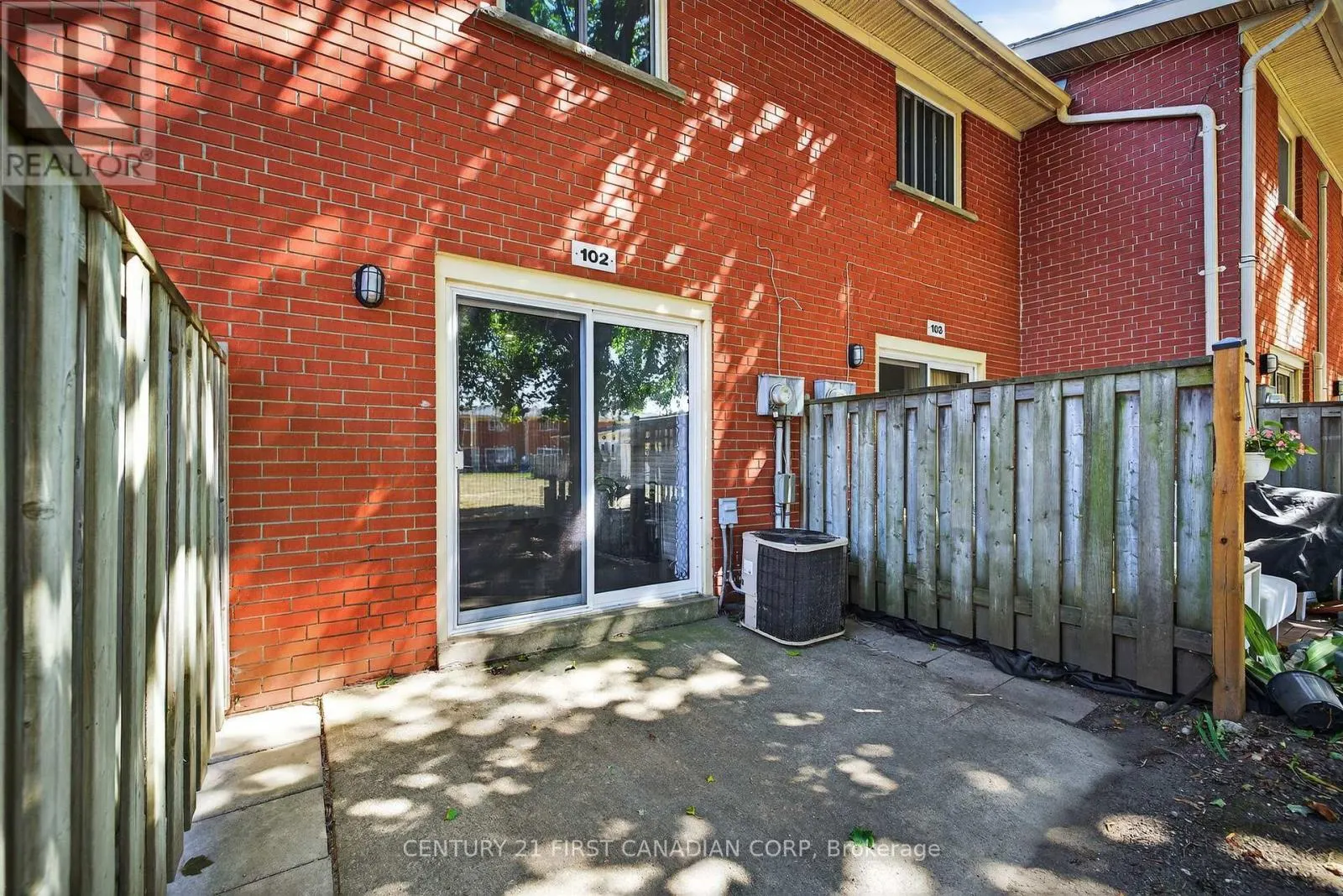 102 - 1090 KIPPS LANE, #102