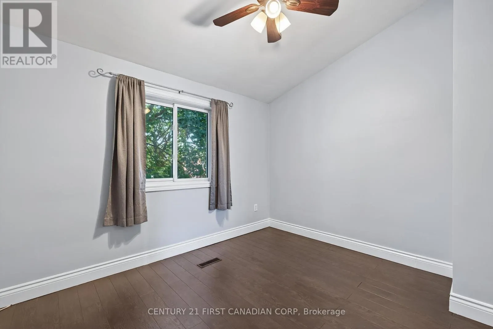 102 - 1090 KIPPS LANE, #102