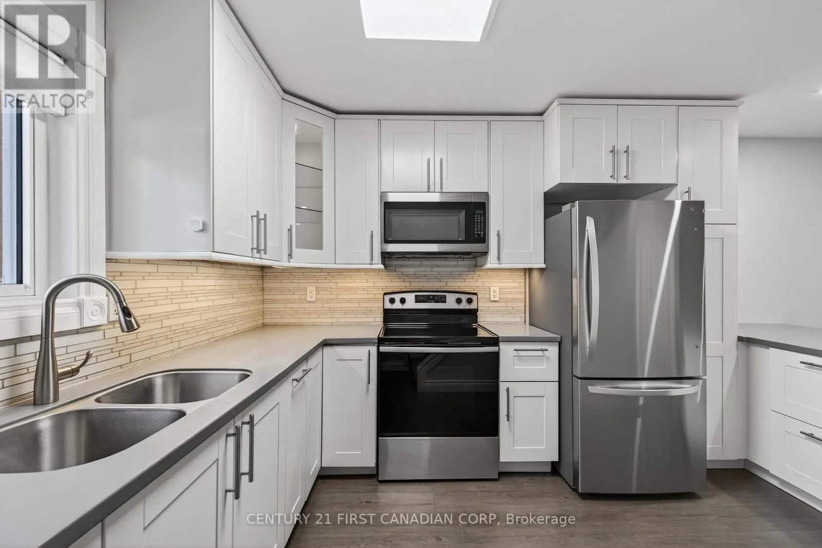 102 - 1090 KIPPS LANE, #102