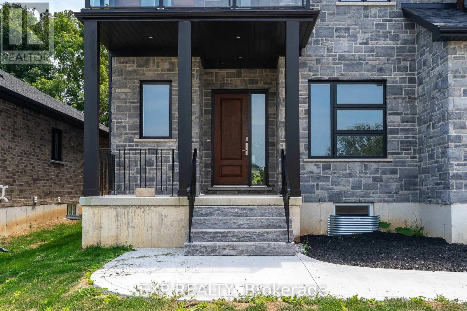 25 SUNVIEW DRIVE