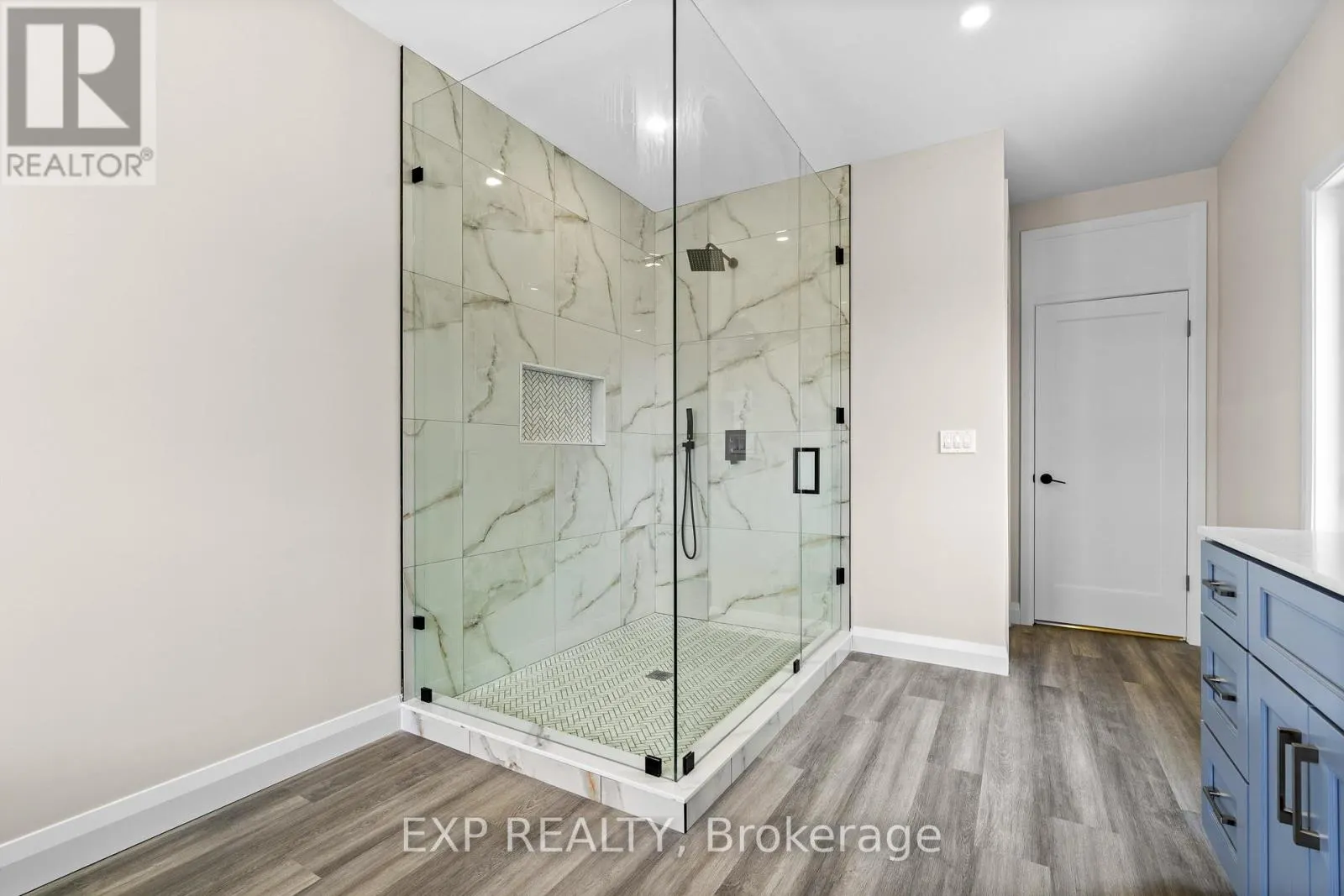 25 SUNVIEW DRIVE