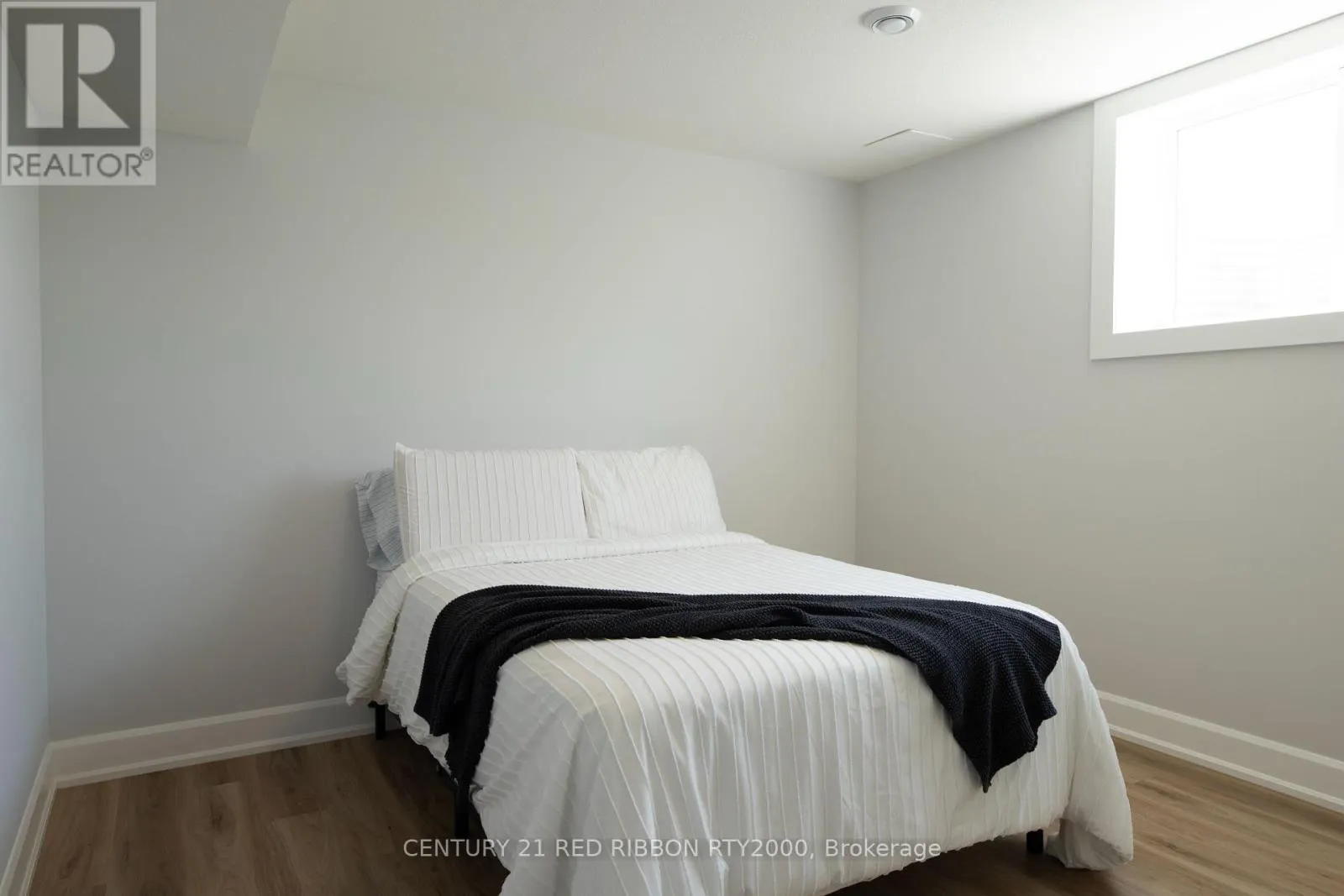 11 BRISCOE CRESCENT