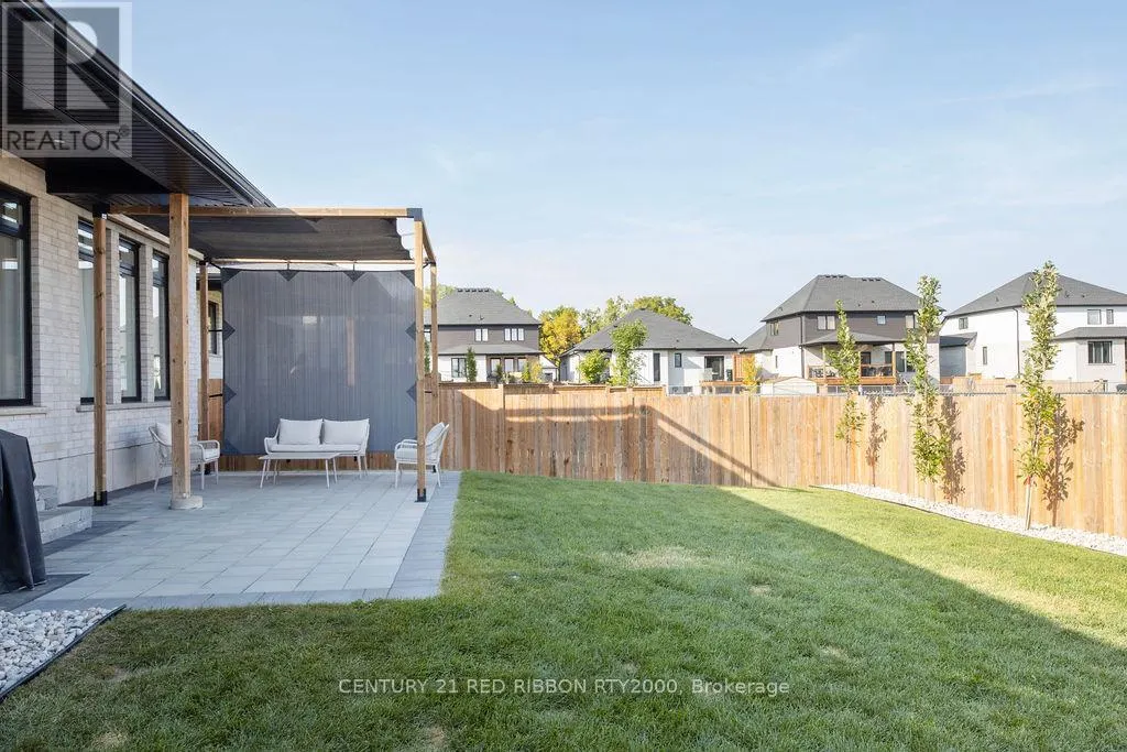 11 BRISCOE CRESCENT