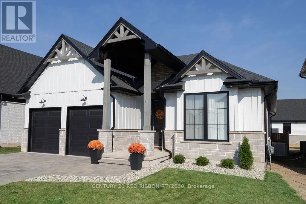 11 BRISCOE CRESCENT