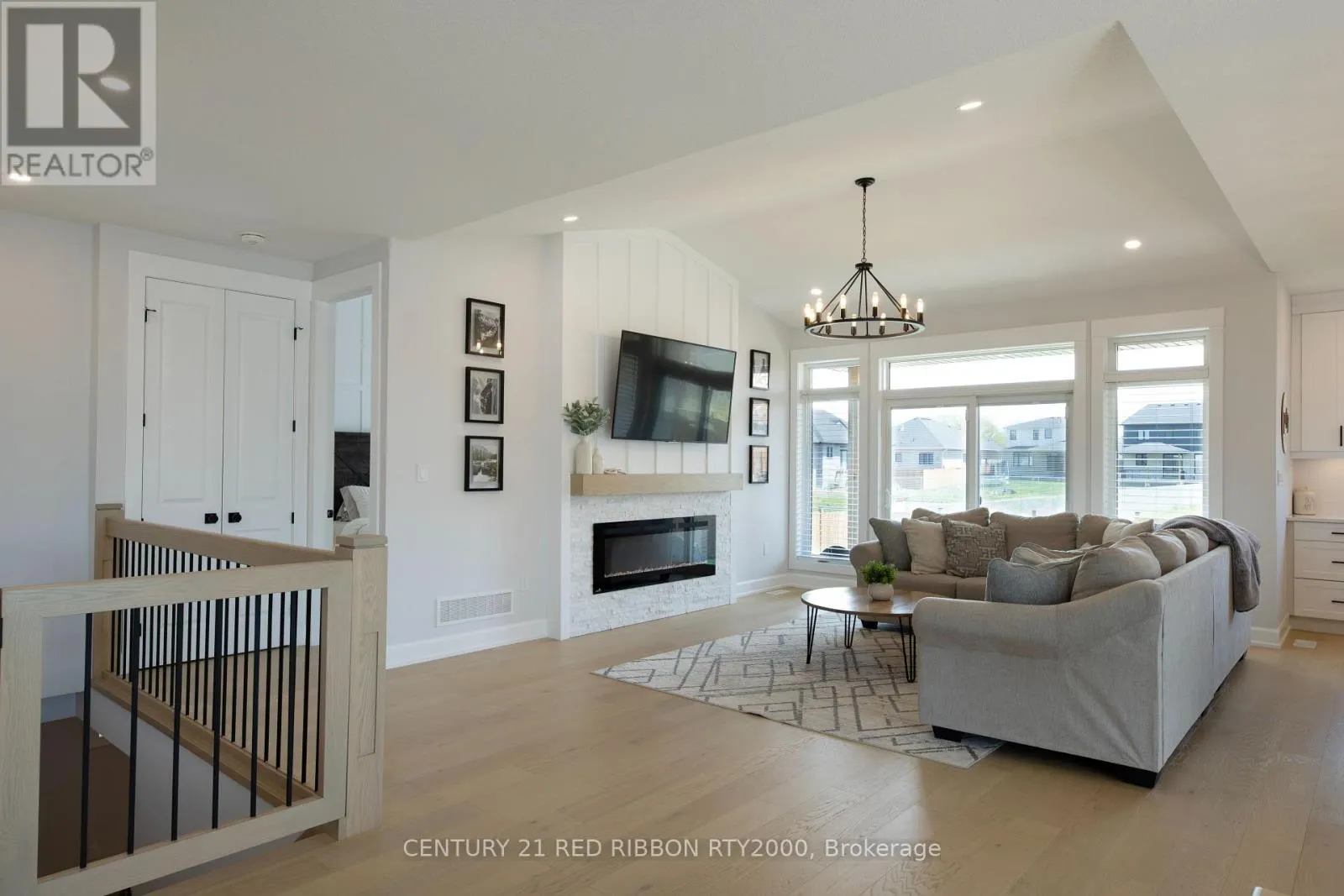 11 BRISCOE CRESCENT
