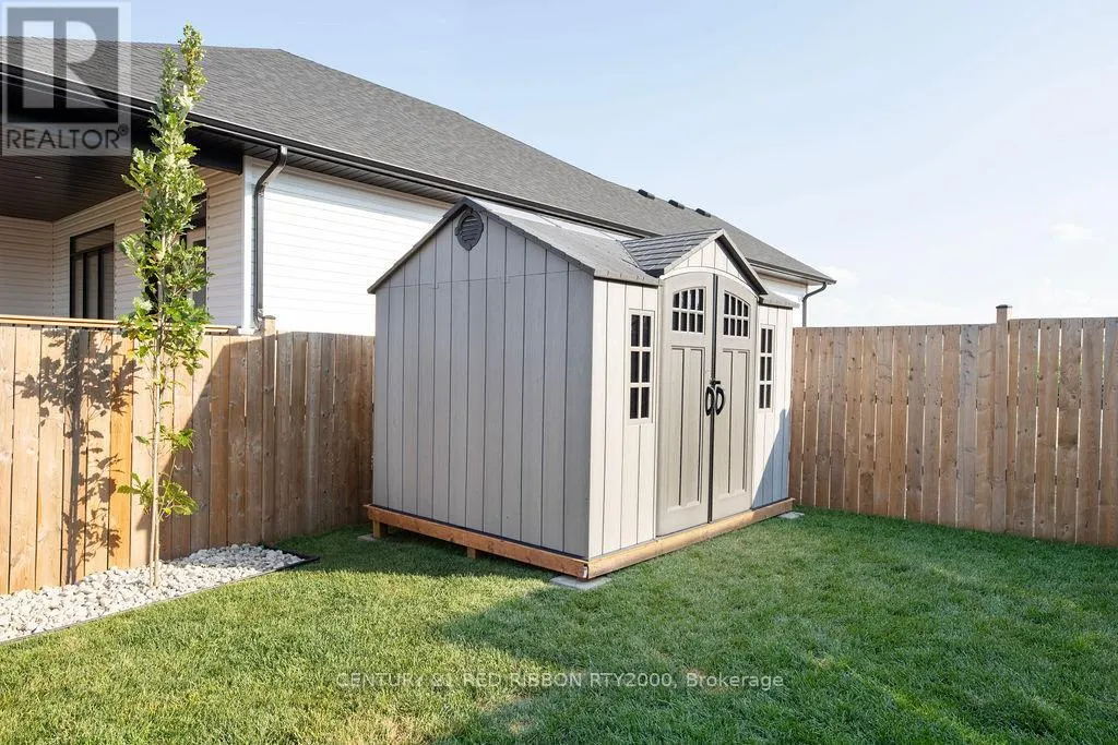 11 BRISCOE CRESCENT