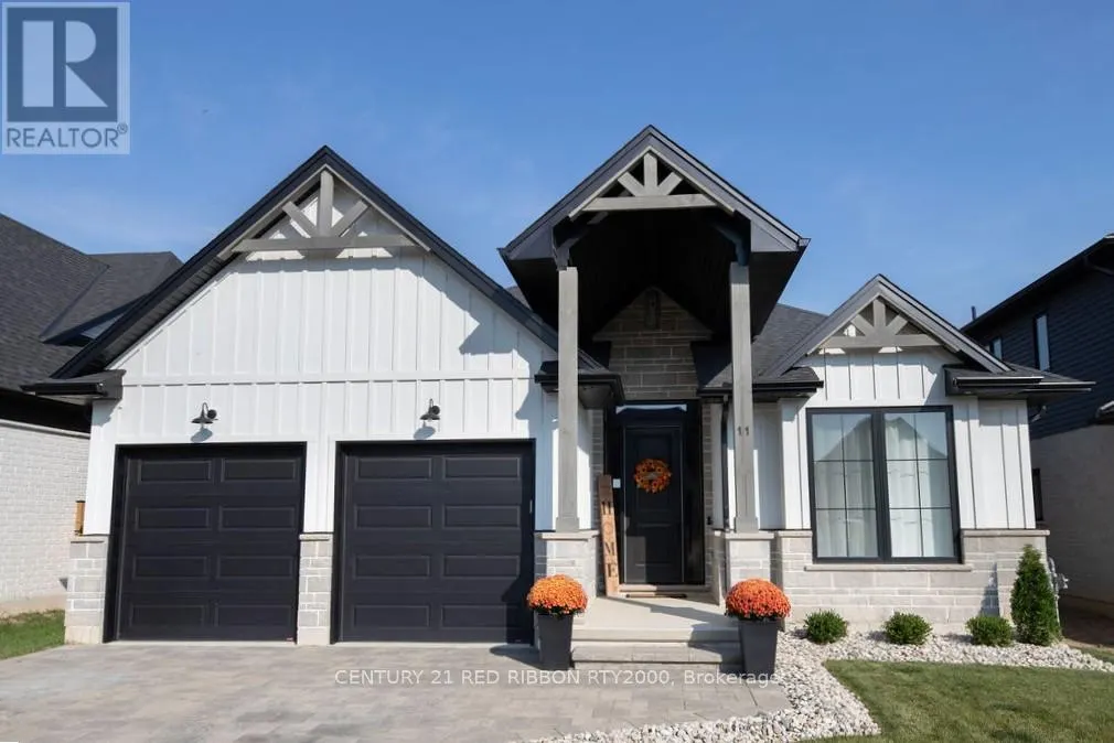 11 BRISCOE CRESCENT