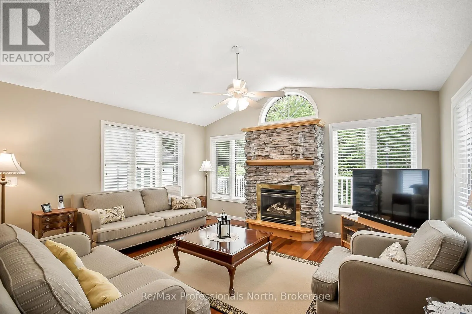 15 PINERIDGE GATE