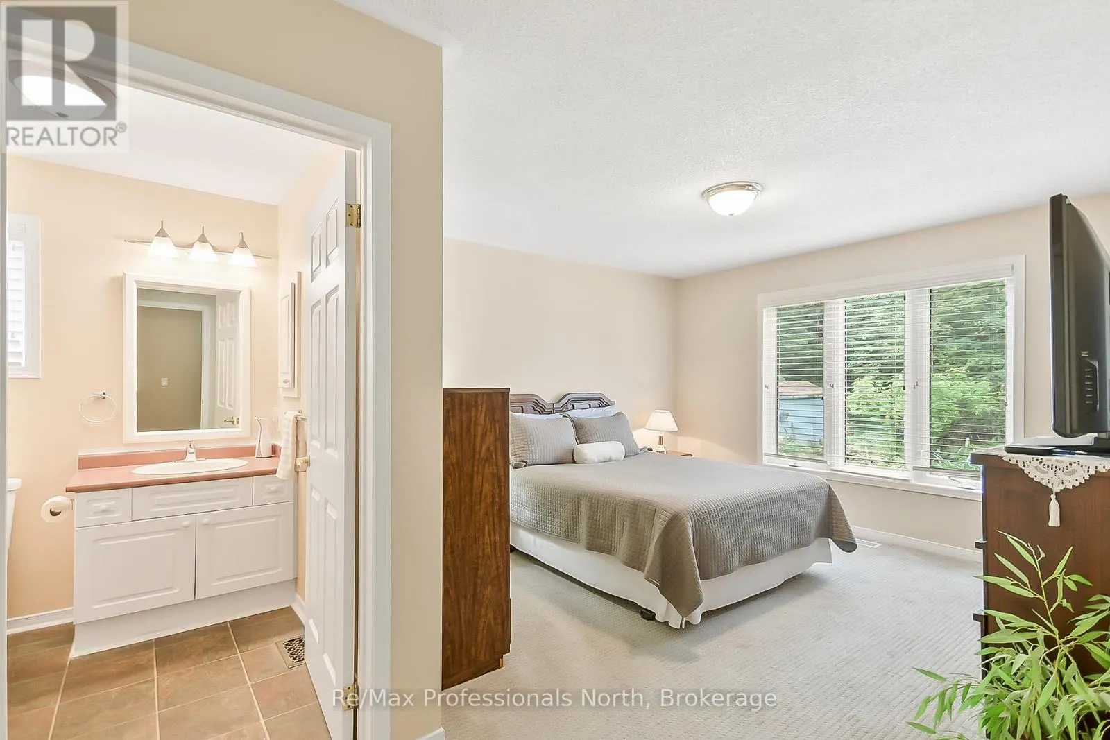 15 PINERIDGE GATE