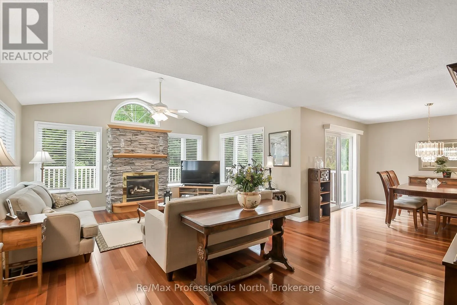 15 PINERIDGE GATE