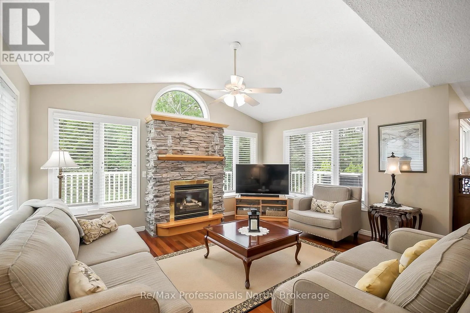 15 PINERIDGE GATE