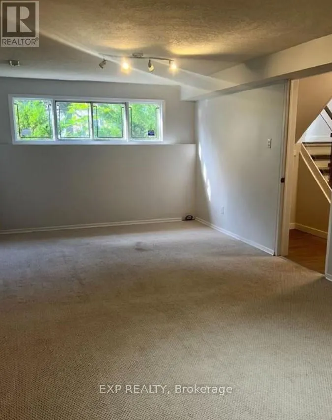 213 NORTHLAKE DRIVE