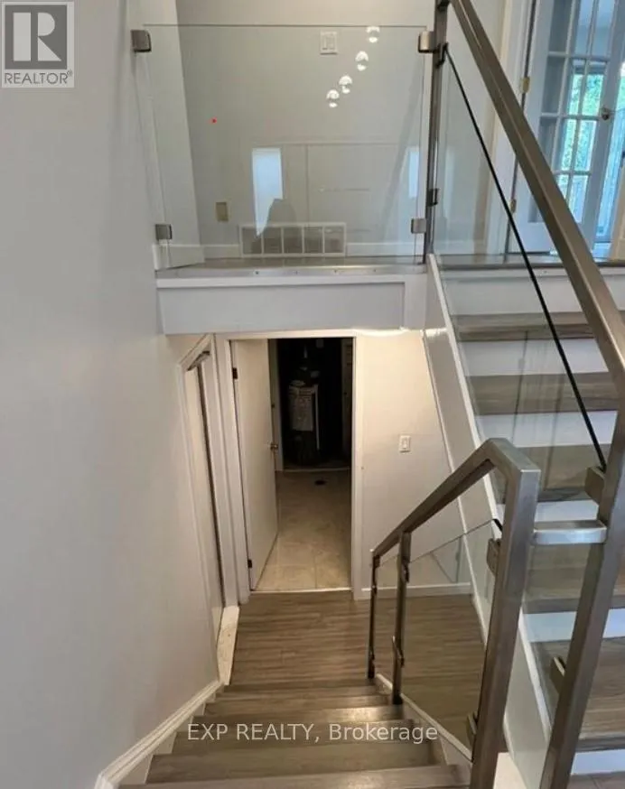 213 NORTHLAKE DRIVE