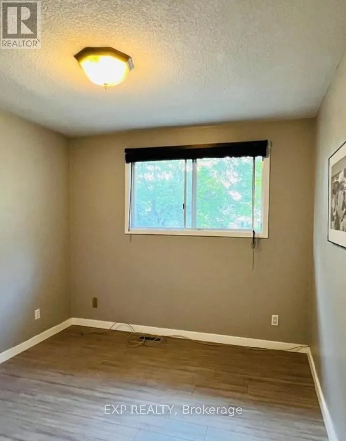 213 NORTHLAKE DRIVE