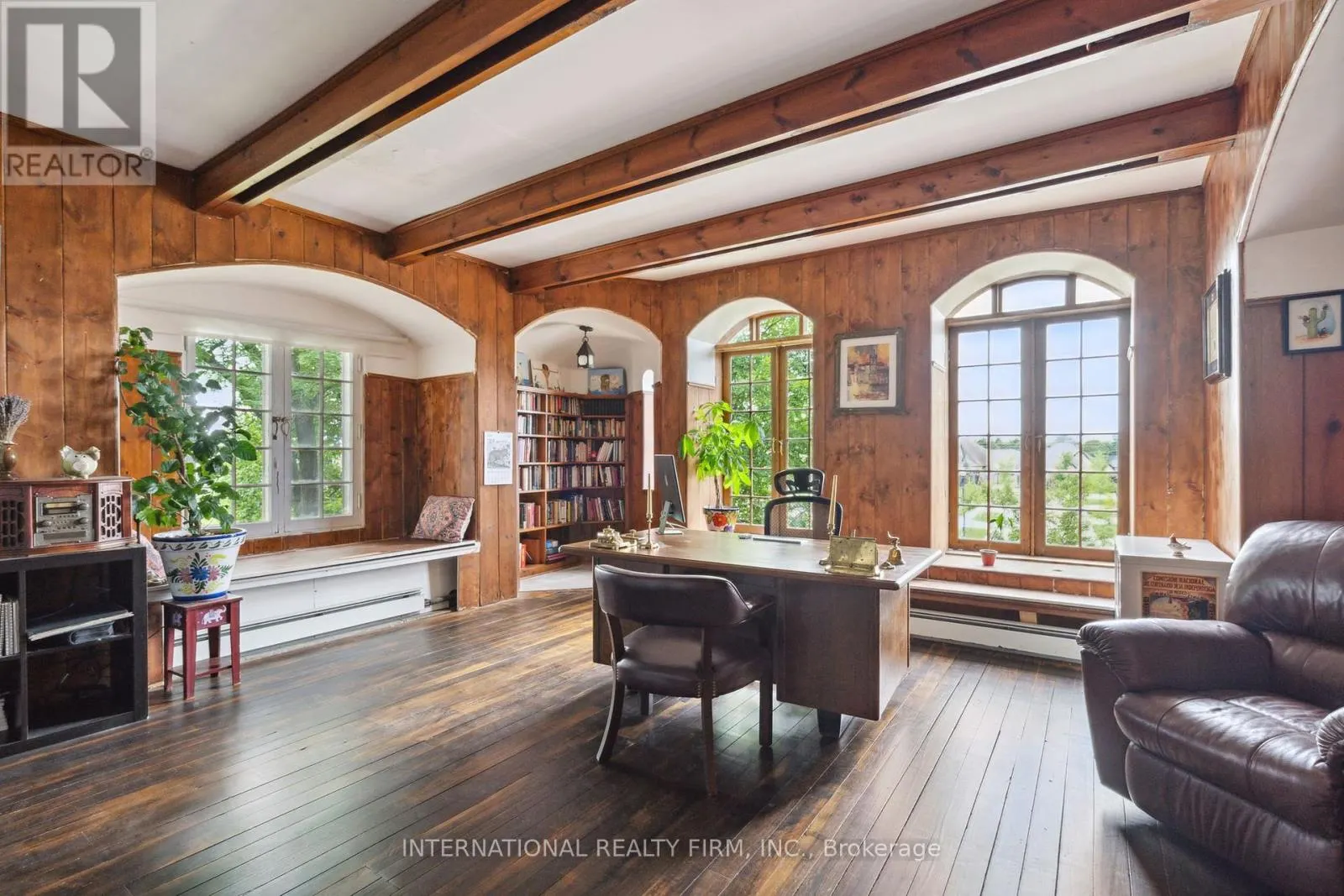 255 DELACOURT ROAD
