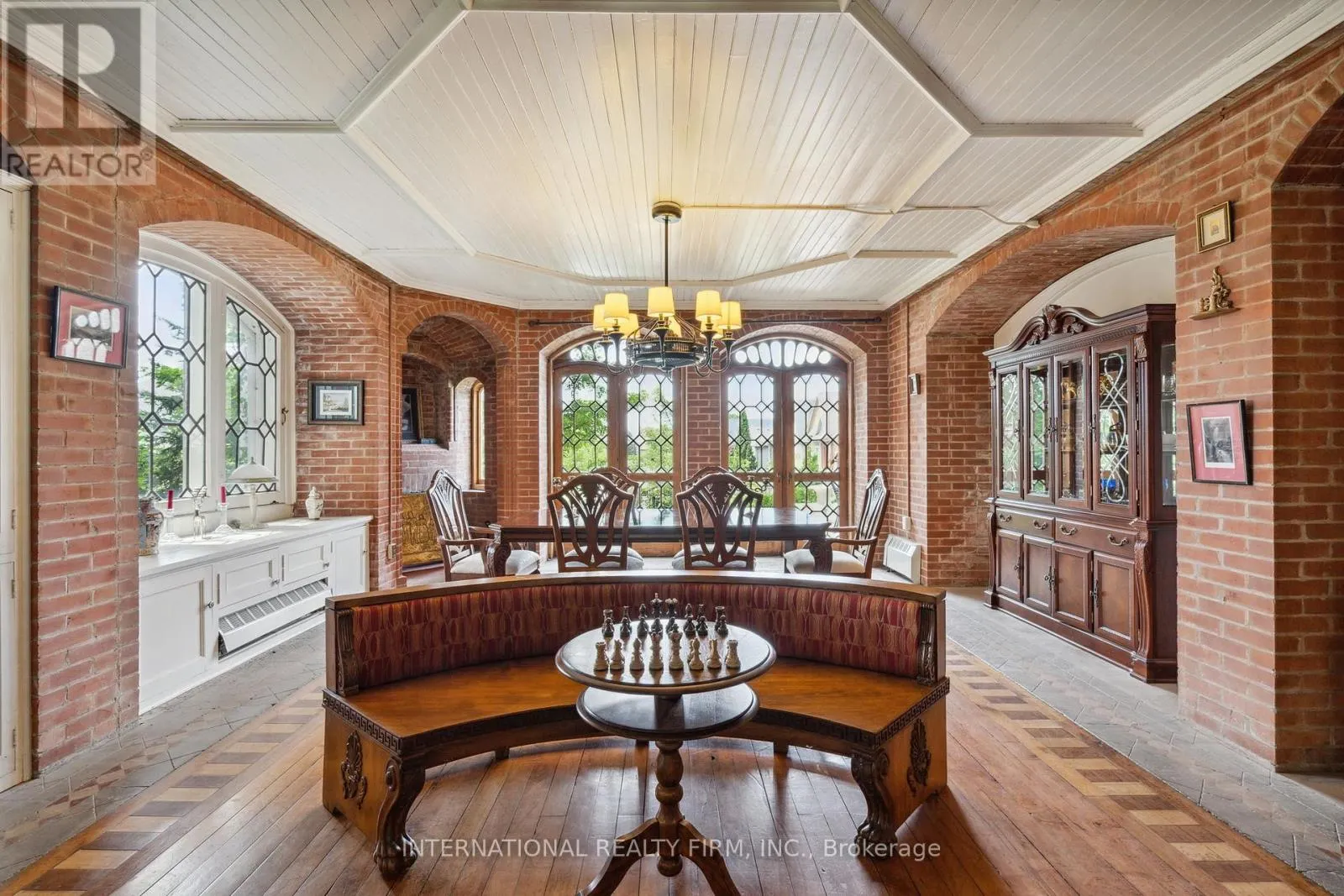 255 DELACOURT ROAD