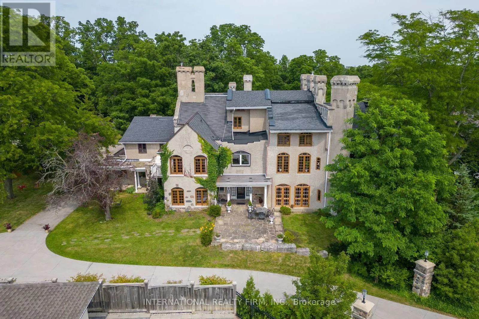 255 DELACOURT ROAD