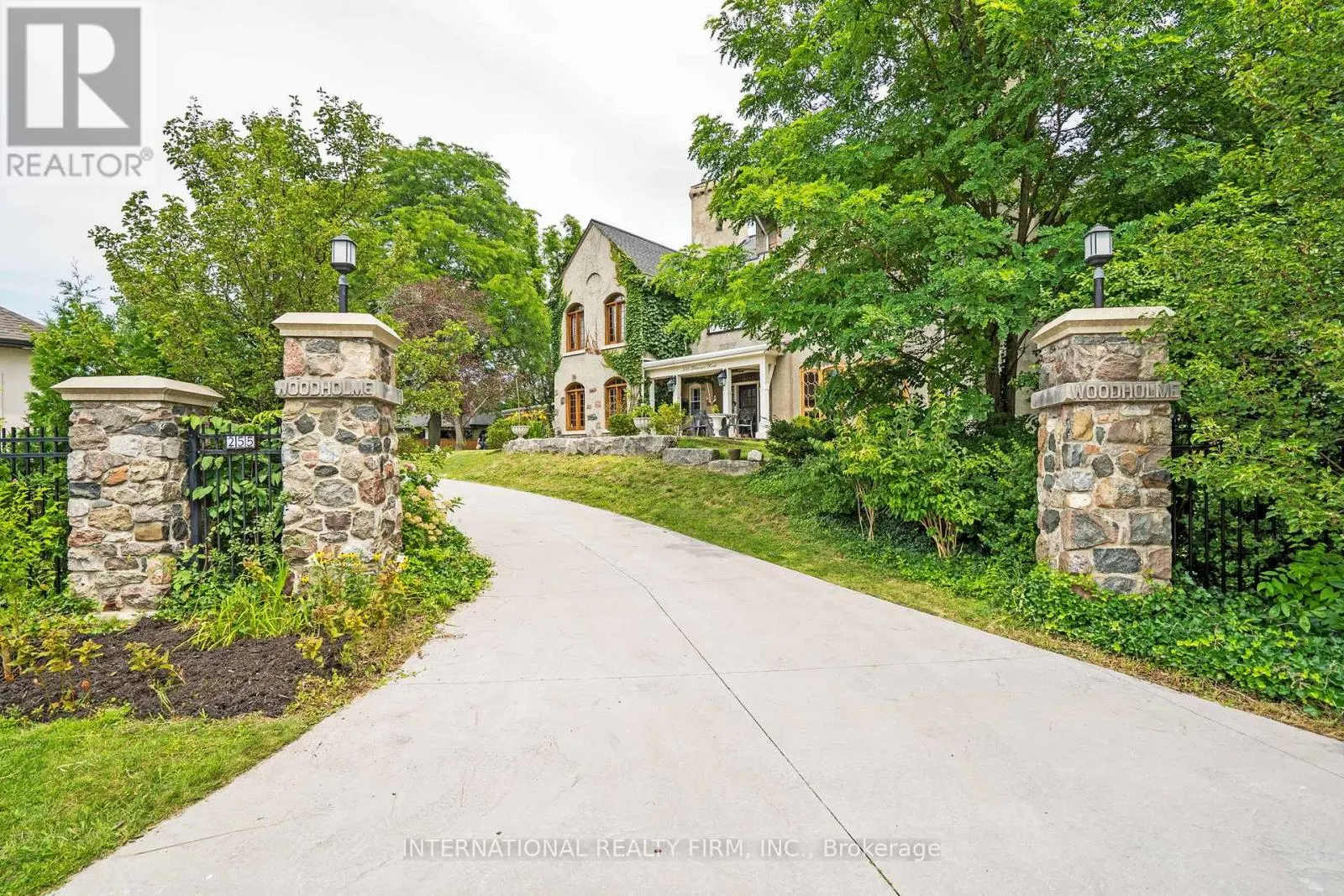 255 DELACOURT ROAD