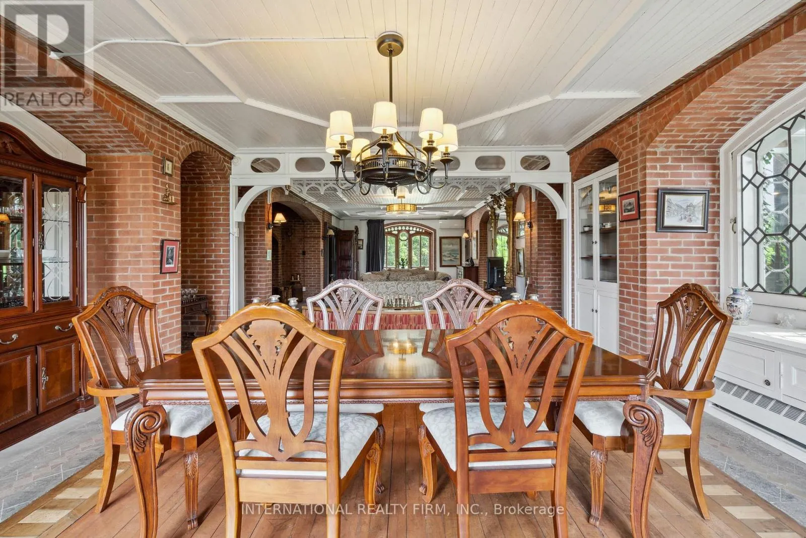 255 DELACOURT ROAD