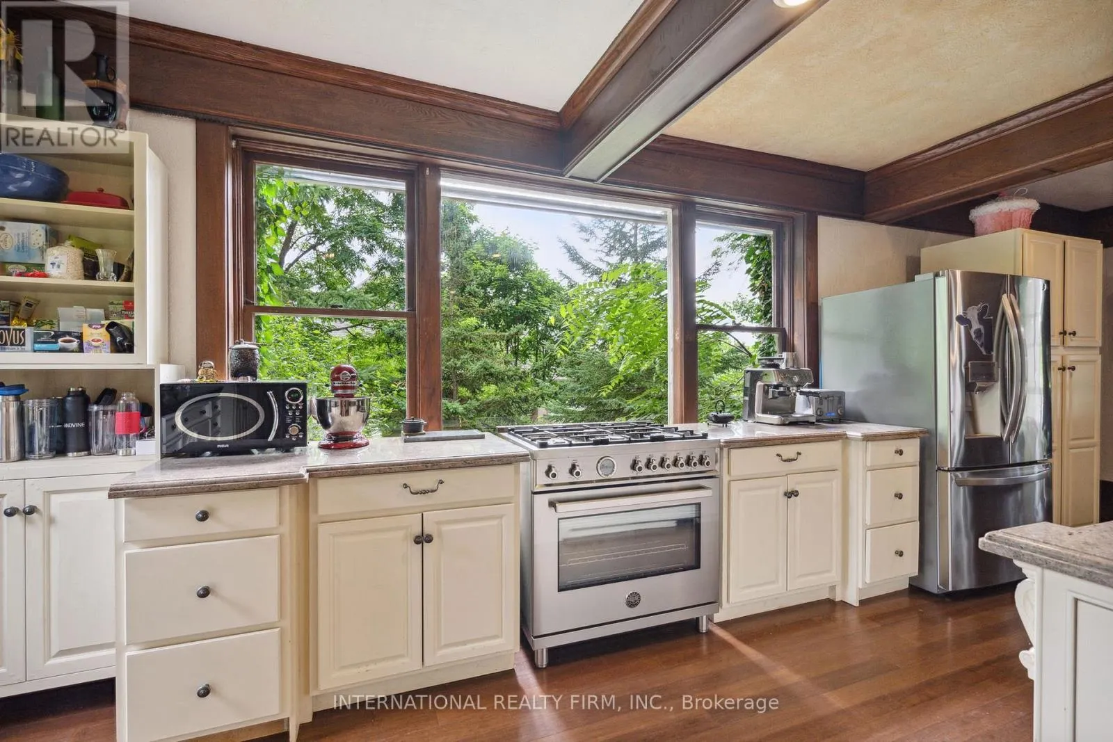 255 DELACOURT ROAD