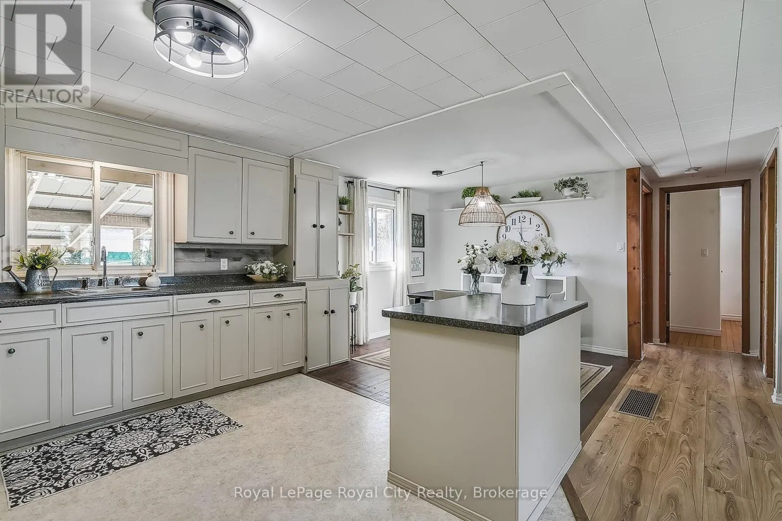595 MAIN STREET E