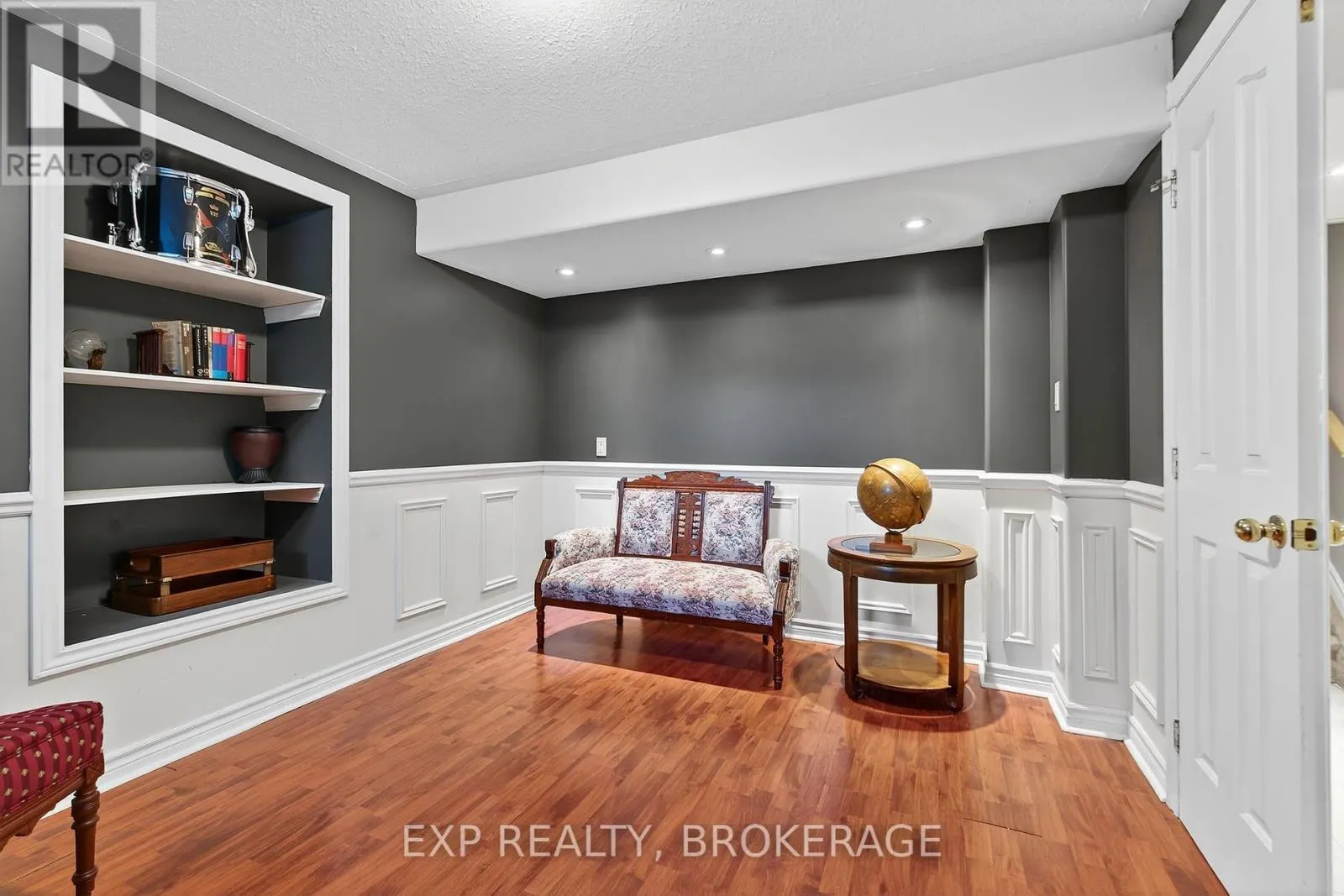 230 HONEYWOOD AVENUE