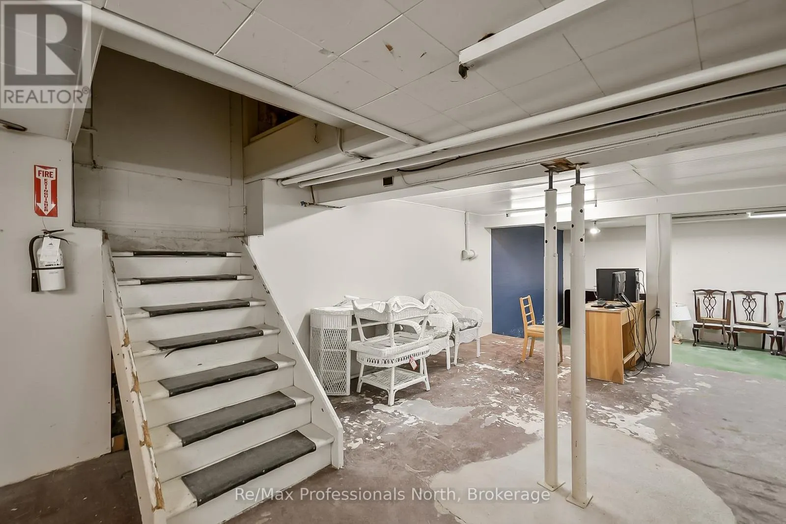 171 MUSKOKA ROAD S
