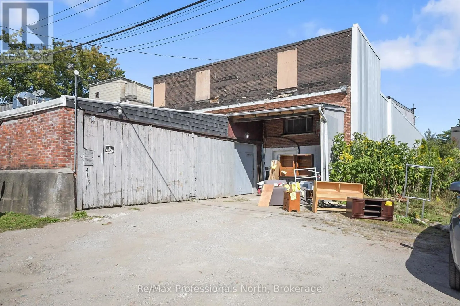 171 MUSKOKA ROAD S