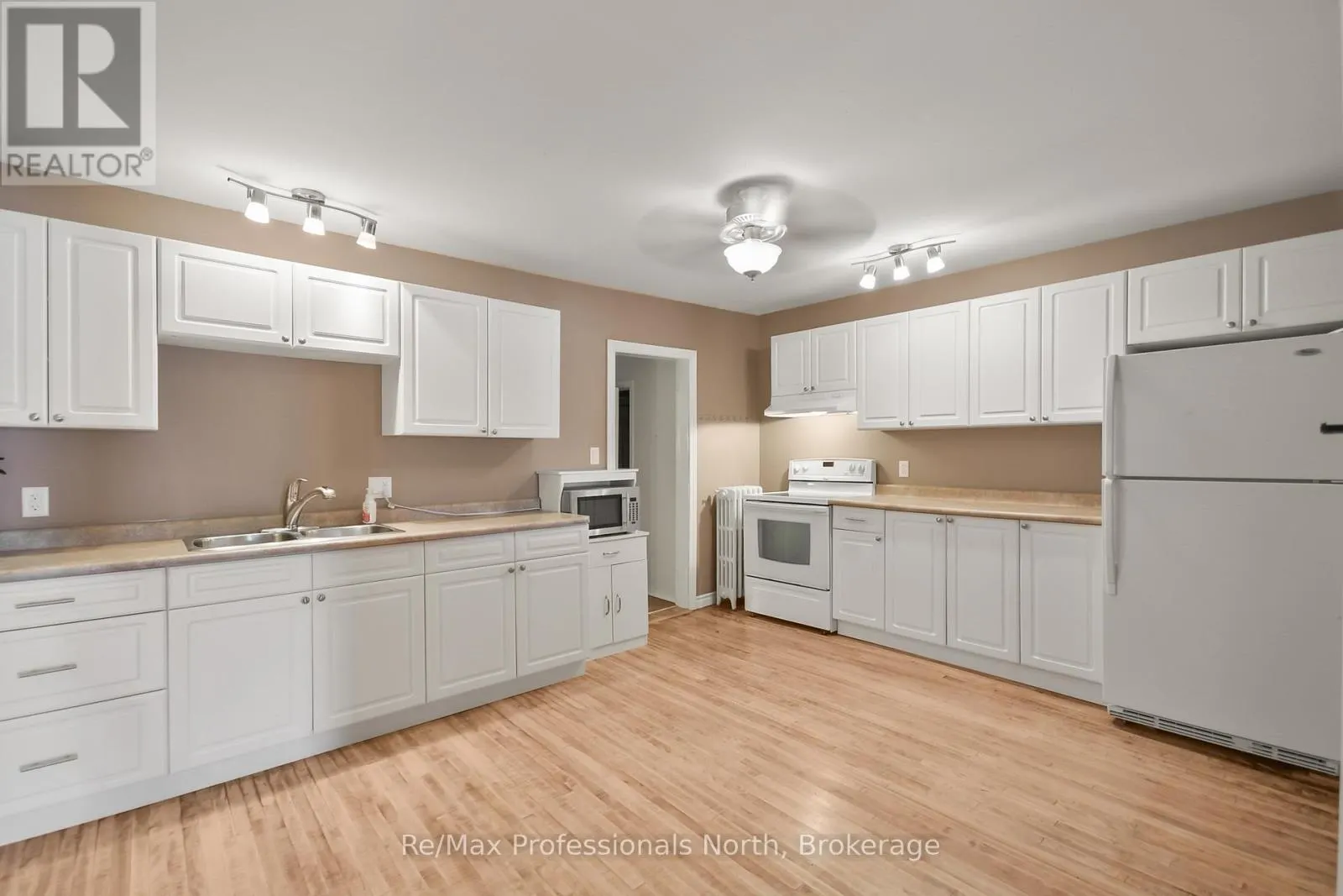 171 MUSKOKA ROAD S