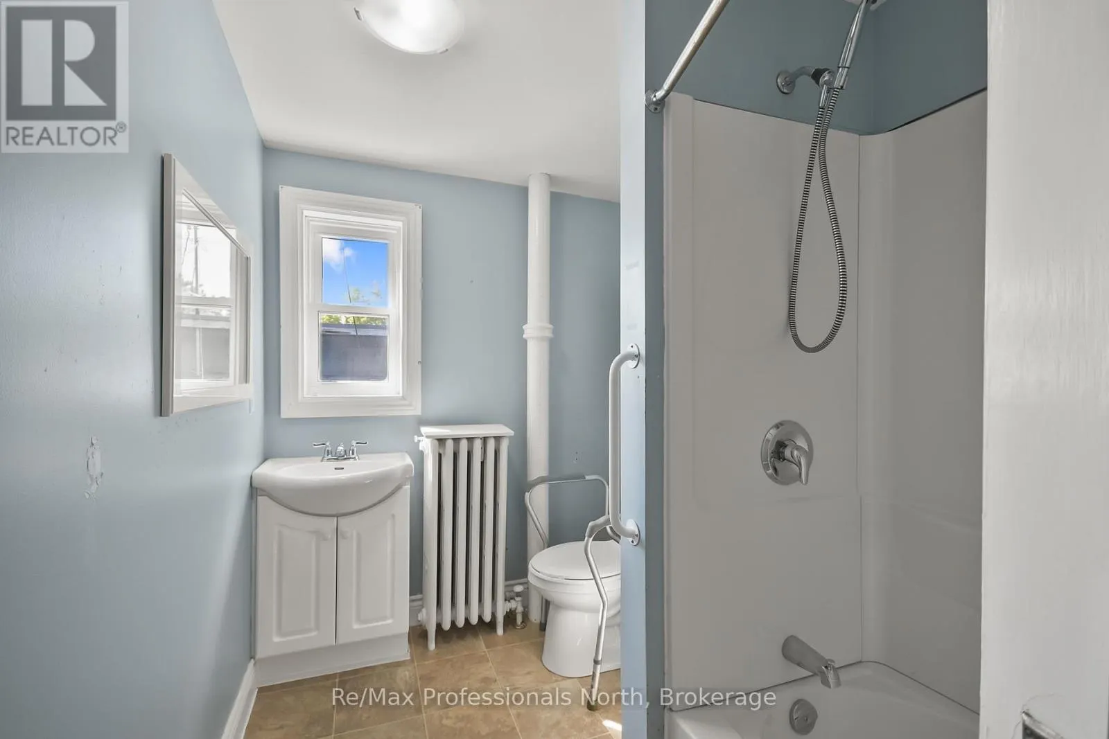 171 MUSKOKA ROAD S