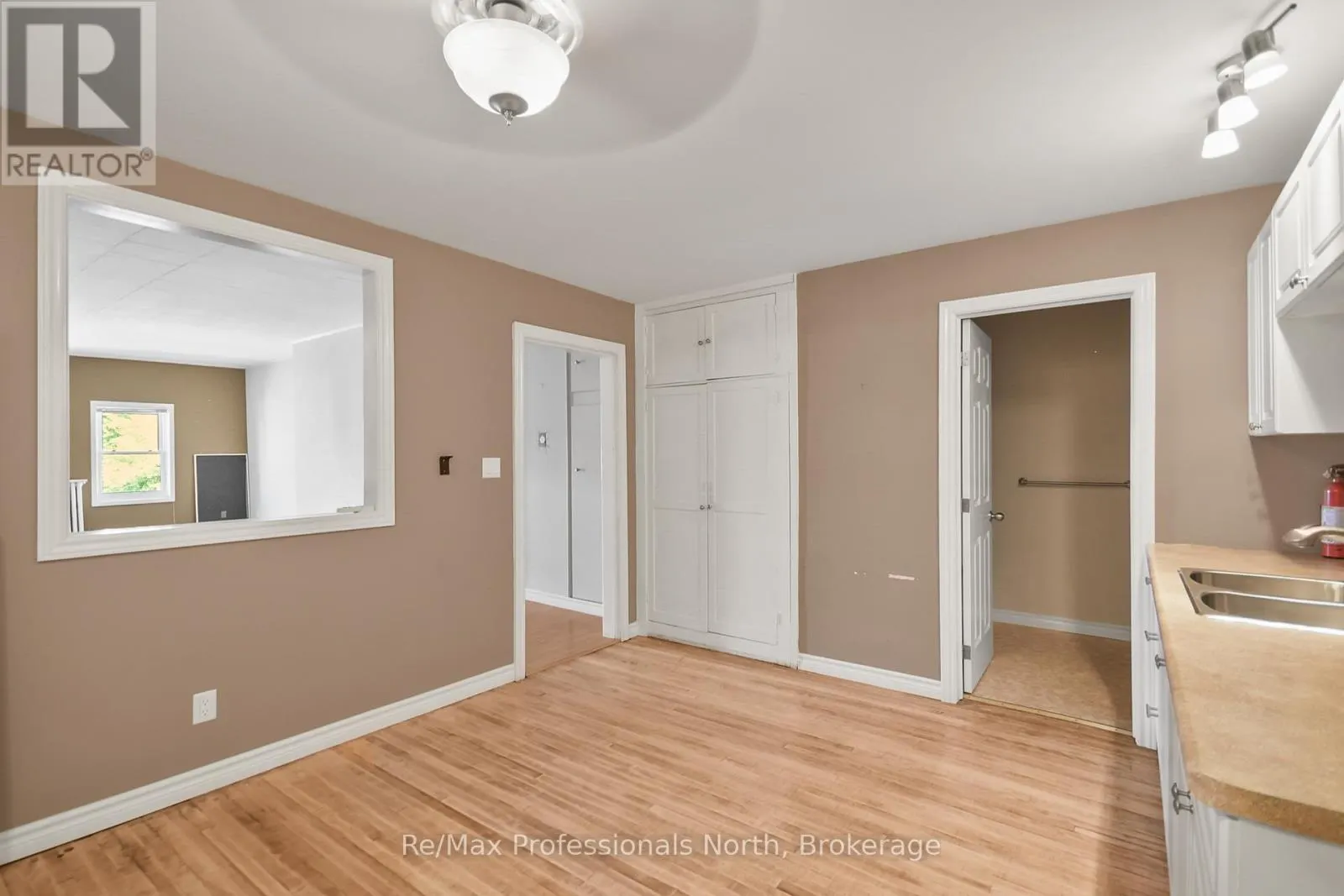 171 MUSKOKA ROAD S