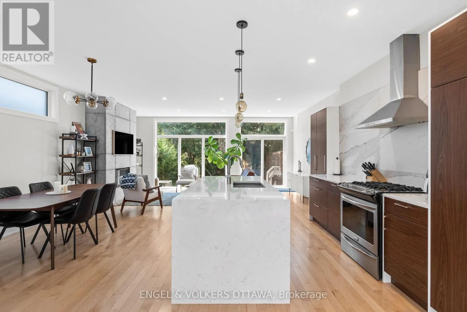 1212 PRINCE OF WALES DRIVE
