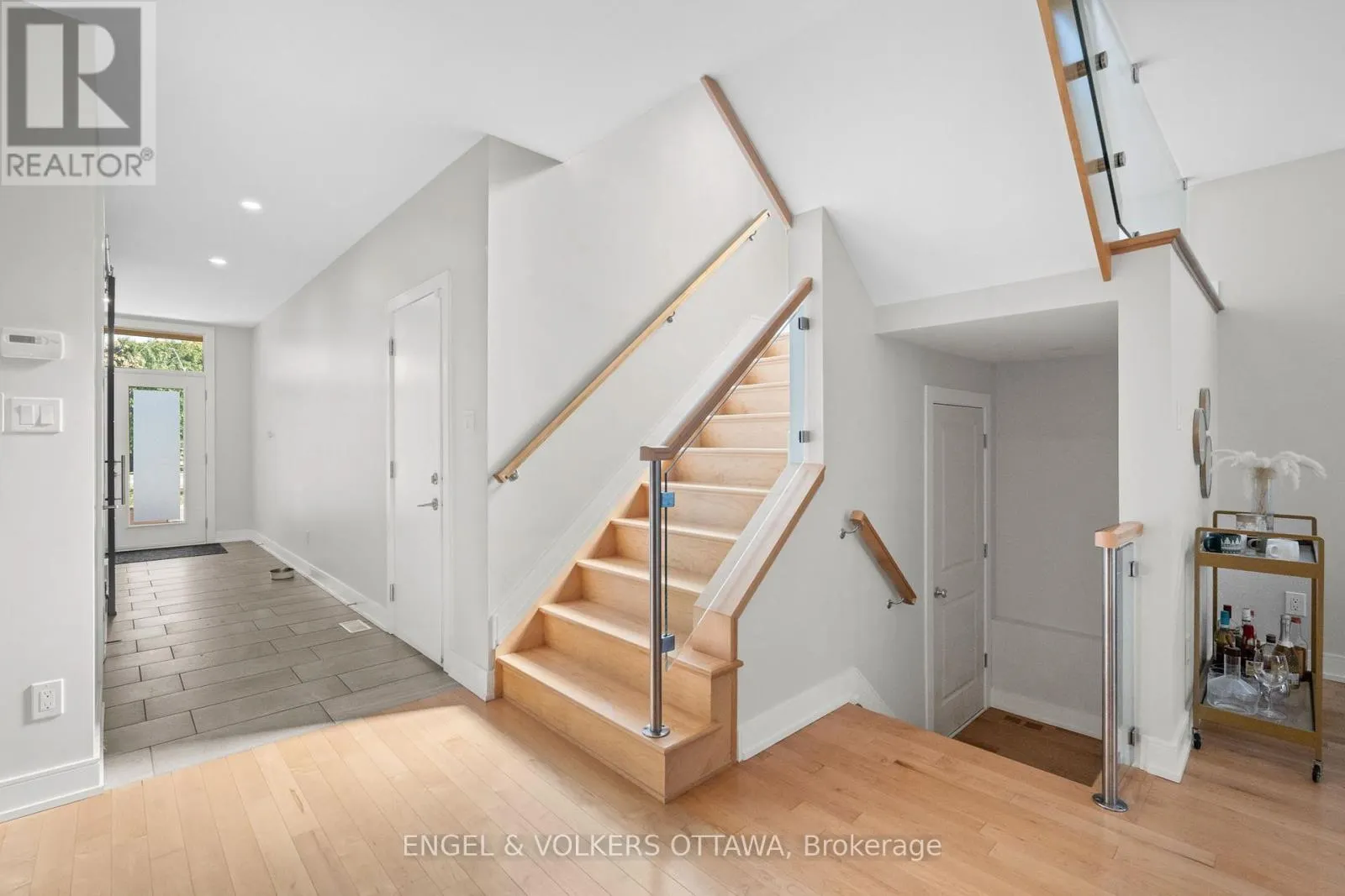1212 PRINCE OF WALES DRIVE