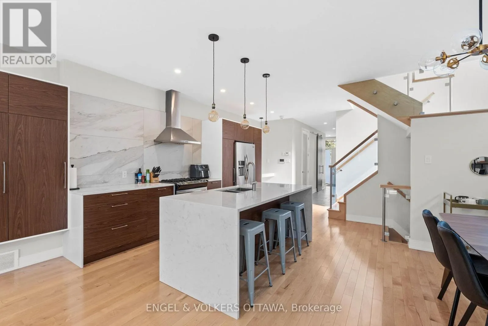 1212 PRINCE OF WALES DRIVE
