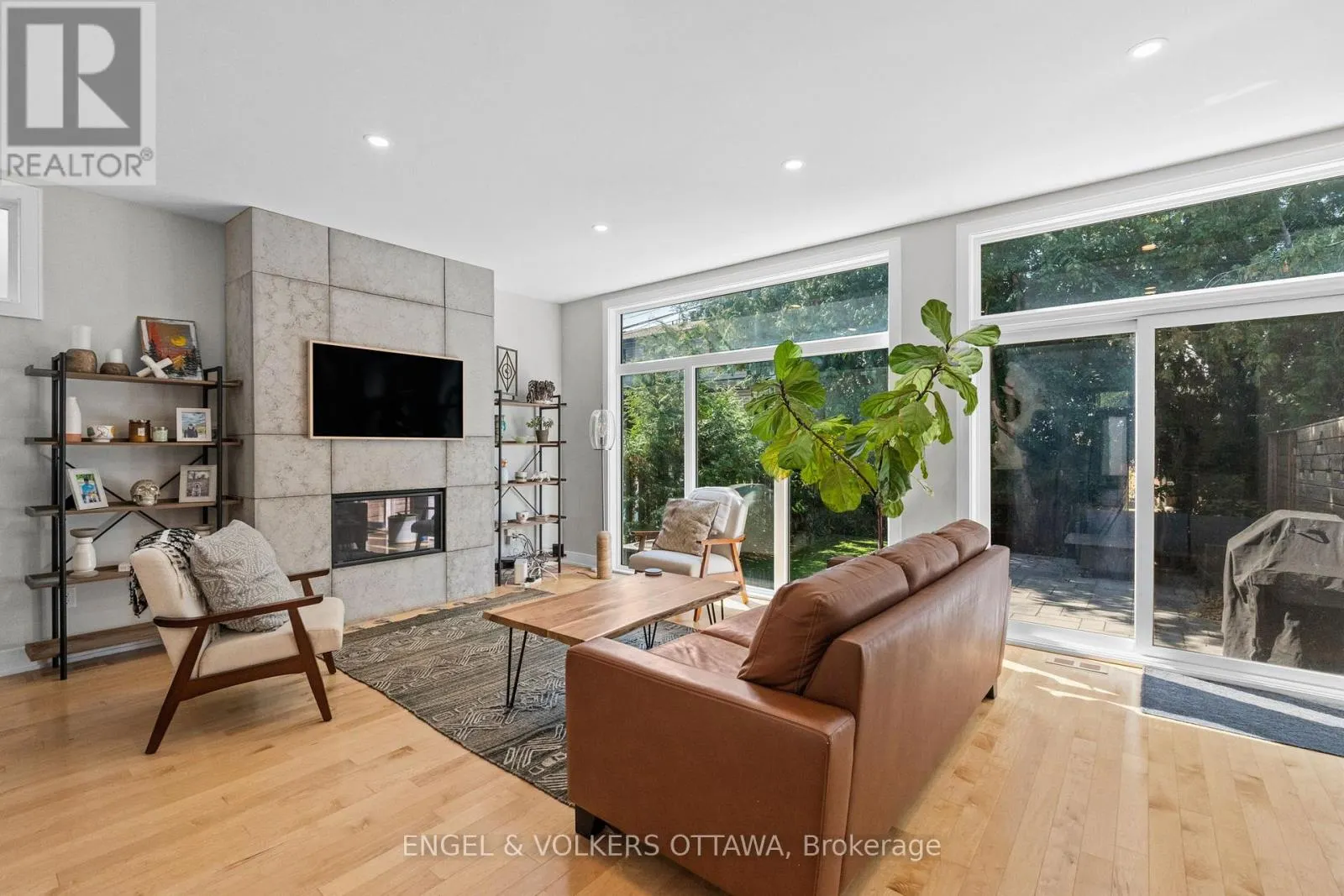 1212 PRINCE OF WALES DRIVE