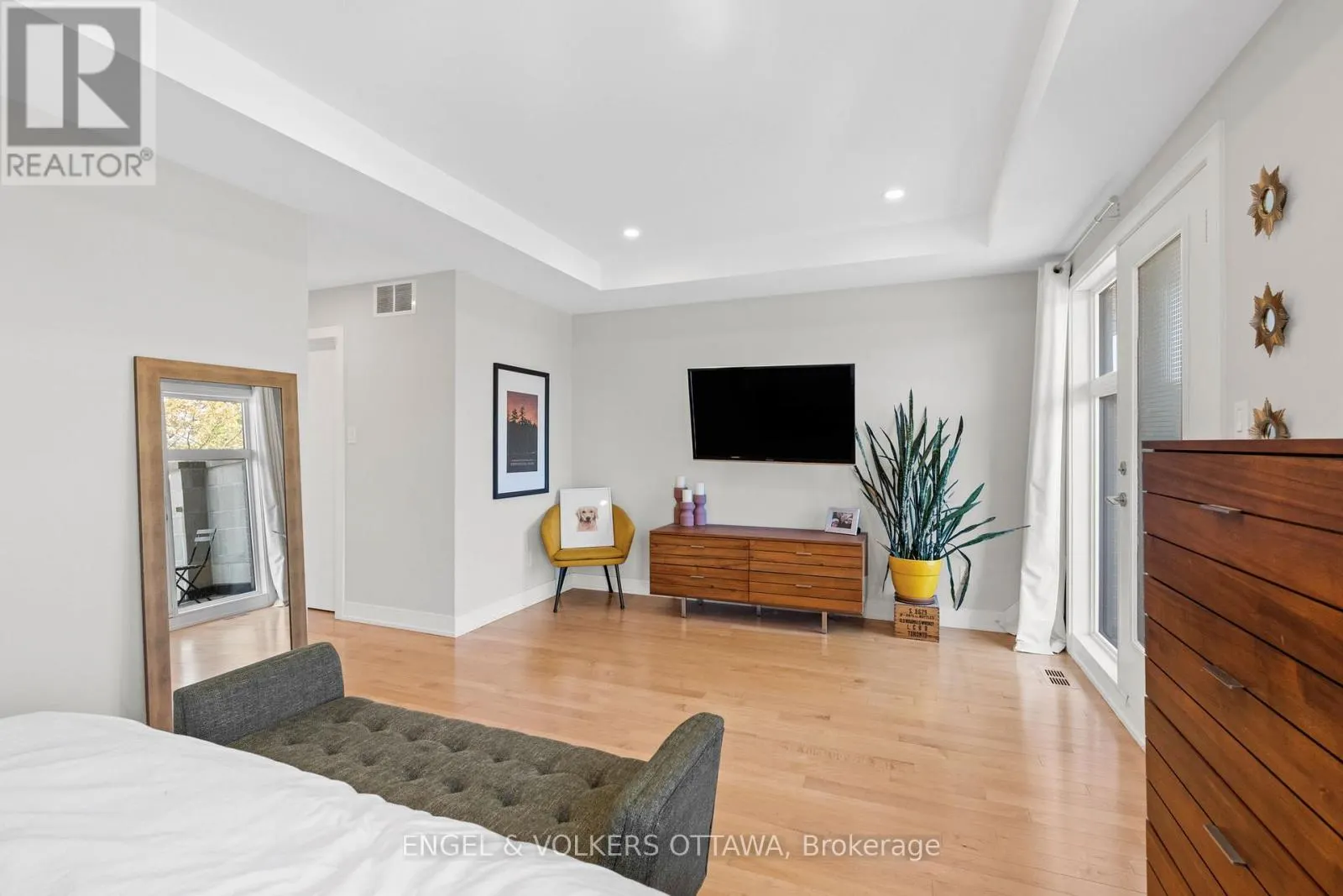 1212 PRINCE OF WALES DRIVE