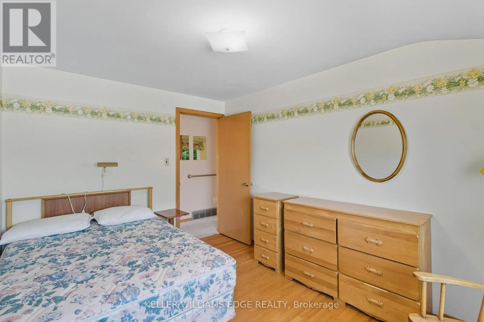 33 GOLDFINCH ROAD