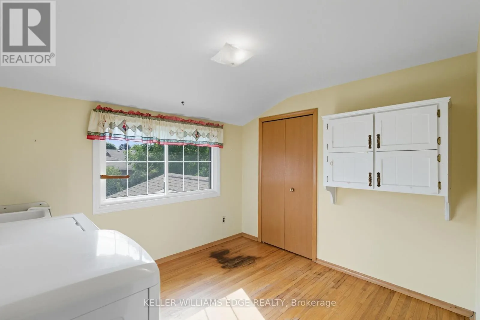 33 GOLDFINCH ROAD