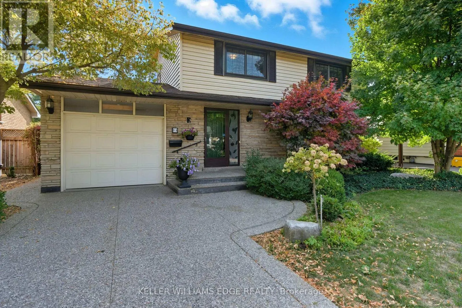 33 GOLDFINCH ROAD