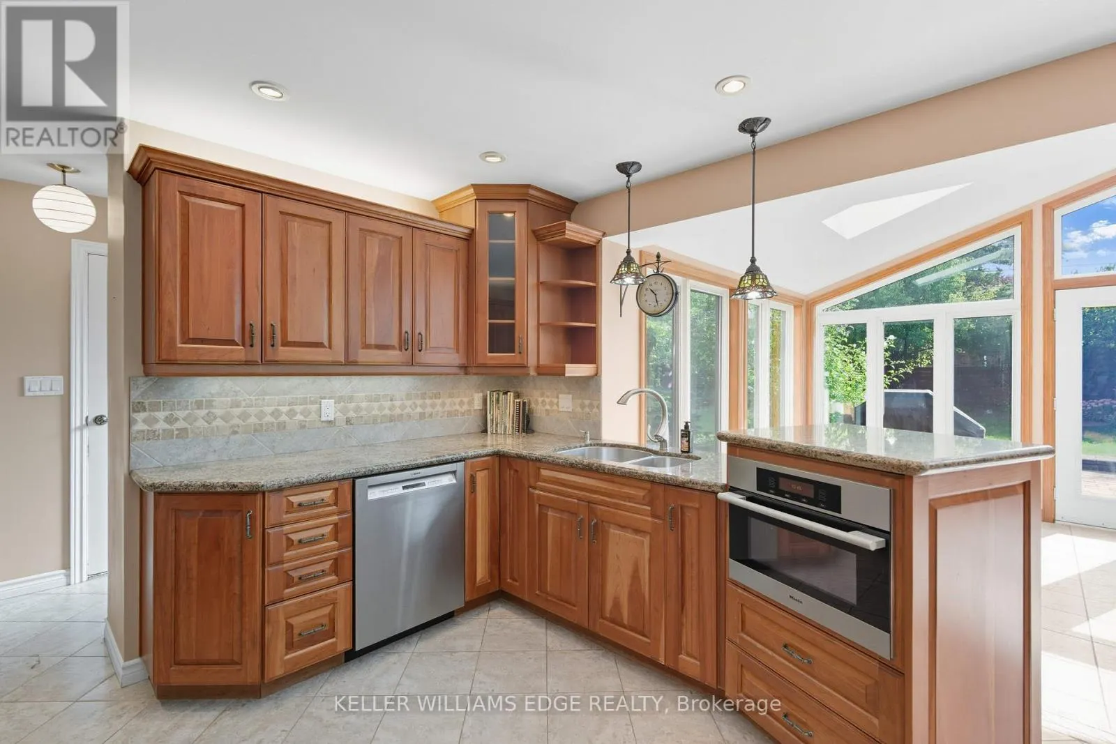 33 GOLDFINCH ROAD