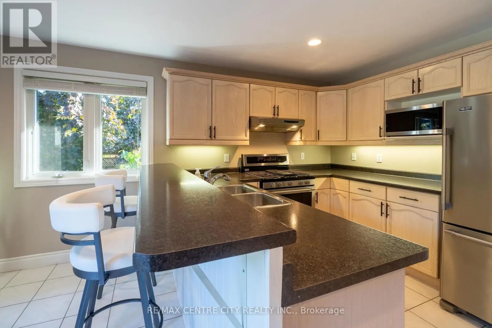 495 RIVERVIEW DRIVE